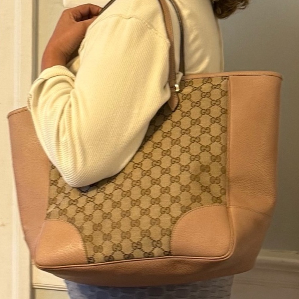 Gucci Beige and Tan Tote Bag w/COA No CallOuts - Picture 11 of 11